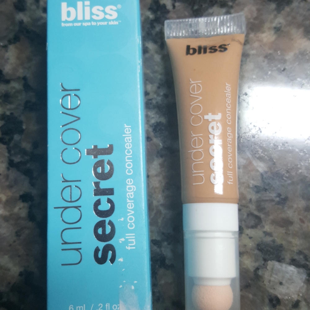 Bliss under cover conealer Honey new